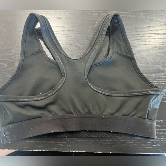 Girls Medium Nike Drifit Sports Bra - Picture 2 of 3